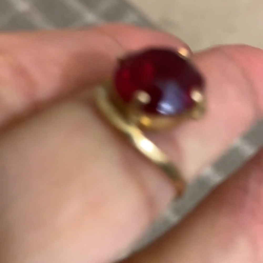 18k gold ring. Antique